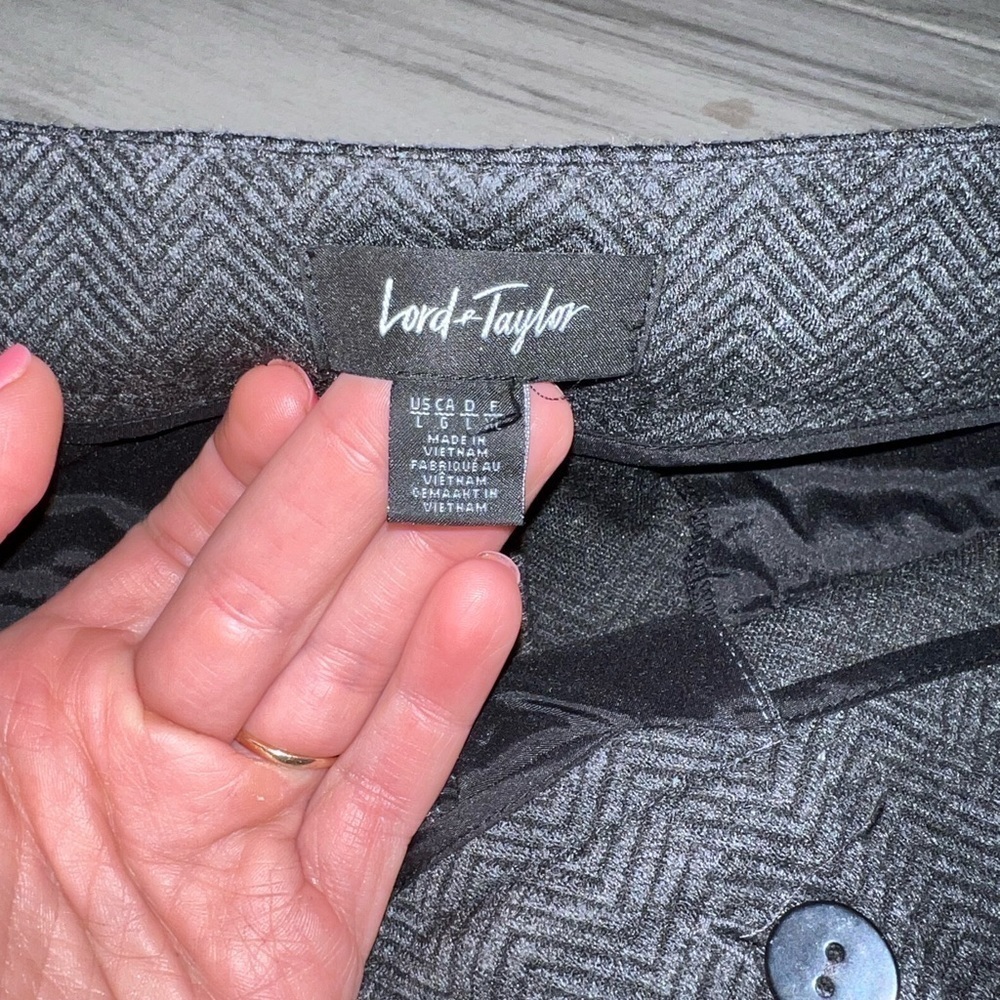 Lord & Taylor Gray and Black Pleated Wide Leg Business Pants, Women’s Size Large - Picture 3 of 6